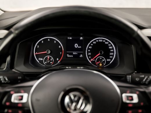 Volkswagen Polo 1.0 TSI Sportline (APPLE CARPLAY, GETINT GLAS, PARKEERSENSOREN, SPORTSTOELEN, ADAPTIVE CRUISE, LE... ActivLease financial lease