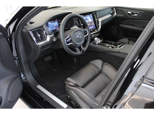 Volvo  V60 T6 355PK Plus Dark | 360° | H&K Audio | Trekhaak | Panoramadak | Stoel&Stuur Verw. ActivLease financial lease