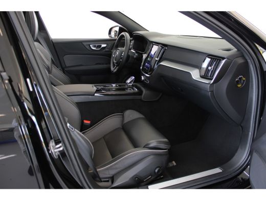 Volvo  V60 T6 355PK Plus Dark | 360° | H&K Audio | Trekhaak | Panoramadak | Stoel&Stuur Verw. ActivLease financial lease