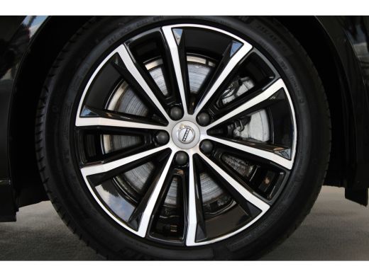 Volvo  V60 T6 355PK Plus Dark | 360° | H&K Audio | Trekhaak | Panoramadak | Stoel&Stuur Verw. ActivLease financial lease