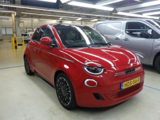 Fiat 500 3+1 La Prima 42 kWh 3-Fase | Vol-Leder | Navigatie | Achteruitrijcamera | Stoelverwarming | Adapt...