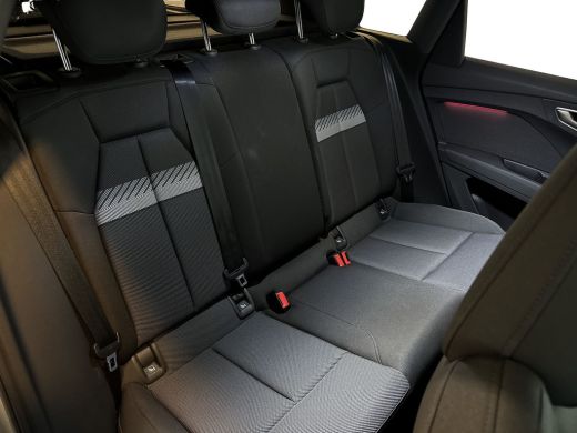 Audi Q4 e-tron 35 S edition 55 kWh 170PK Adaptive Cruise Control / S-Line / Stoel Verwarming ActivLease financial lease