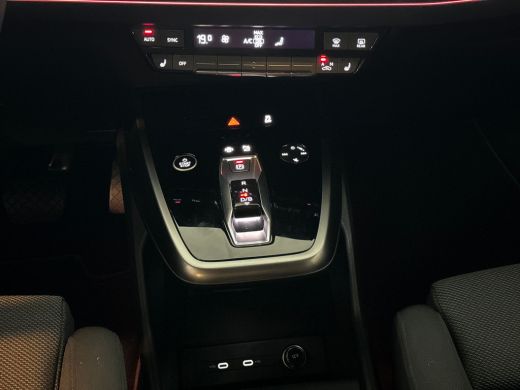 Audi Q4 e-tron 35 S edition 55 kWh 170PK Adaptive Cruise Control / S-Line / Stoel Verwarming ActivLease financial lease