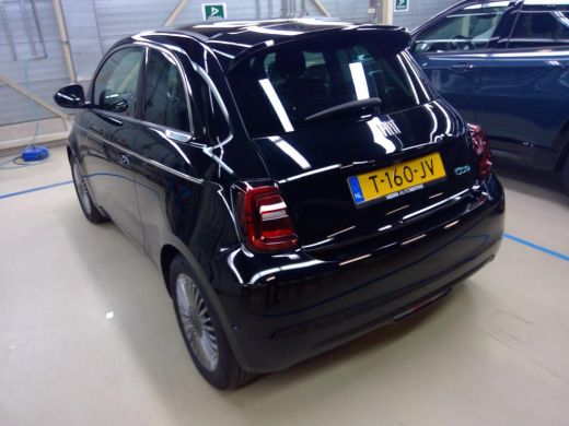 Fiat 500 42 kWh | Navigatie | Achteruitrijcamera | Dodehoekdetectie | Stoelverwarming | Climate Control | ... ActivLease financial lease