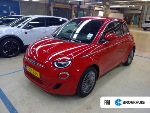 Fiat 500 Urban 42 kWh | Achteruitrijcamera | Navigatie | Stoelverwarming | Climate Control | Dodehoekdetec...