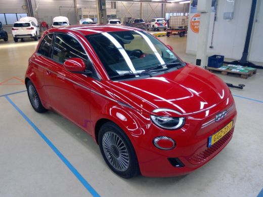 Fiat 500 Urban 42 kWh | Achteruitrijcamera | Navigatie | Stoelverwarming | Climate Control | Dodehoekdetec... ActivLease financial lease