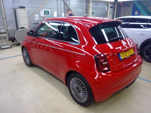 Fiat 500 Urban 42 kWh | Achteruitrijcamera | Navigatie | Stoelverwarming | Climate Control | Dodehoekdetec... ActivLease financial lease