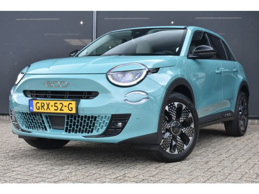 Fiat 600 1.2 Hybrid La Prima 100pk Automaat | Vol-Leder | Navigatie | Achteruitrijcamera | Stoelverwarming...