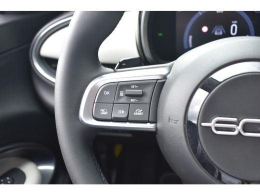 Fiat 600 1.2 Hybrid La Prima 100pk Automaat | Vol-Leder | Navigatie | Achteruitrijcamera | Stoelverwarming... ActivLease financial lease