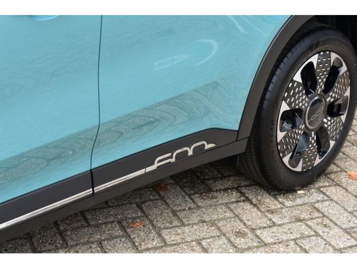 Fiat 600 1.2 Hybrid La Prima 100pk Automaat | Vol-Leder | Navigatie | Achteruitrijcamera | Stoelverwarming... ActivLease financial lease