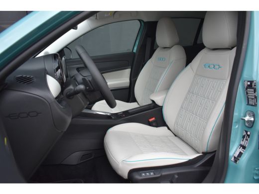 Fiat 600 1.2 Hybrid La Prima 100pk Automaat | Vol-Leder | Navigatie | Achteruitrijcamera | Stoelverwarming... ActivLease financial lease