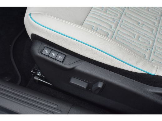 Fiat 600 1.2 Hybrid La Prima 100pk Automaat | Vol-Leder | Navigatie | Achteruitrijcamera | Stoelverwarming... ActivLease financial lease