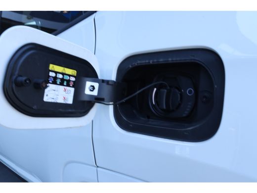 Jeep Compass 4xe 240 Plug-in Hybrid Electric S | Adaptieve Cruise | Stoel+Stuurverwarming | Camera | Navi | Ca... ActivLease financial lease