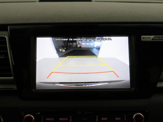 Kia e-Niro EXECUTIVELINE 64 kWh + STOELVENTILATIE | JBL | APPLE CARPLAY | LEDER | STUURVERWARMING ActivLease financial lease