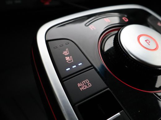 Kia e-Niro EXECUTIVELINE 64 kWh + STOELVENTILATIE | JBL | APPLE CARPLAY | LEDER | STUURVERWARMING ActivLease financial lease