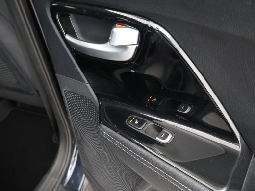 Kia Niro 1.6 GDi HYBRID EXECUTIVELINE AUT. + TREKHAAK | STOELVENTILATIE | JBL | LEDER | STUURVERW. ActivLease financial lease