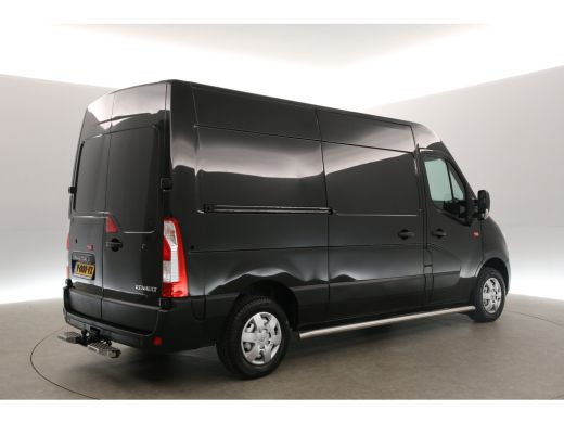 Renault Master T35 2.3 dCi L2H2 Airco Camera Cruise Navigatie PDC 3 Persoons Elektrpakket Trekhaak ActivLease financial lease