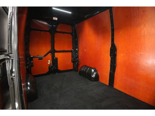 Renault Master T35 2.3 dCi L2H2 Airco Camera Cruise Navigatie PDC 3 Persoons Elektrpakket Trekhaak ActivLease financial lease