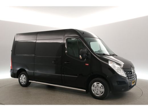 Renault Master T35 2.3 dCi L2H2 Airco Camera Cruise Navigatie PDC 3 Persoons Elektrpakket Trekhaak ActivLease financial lease