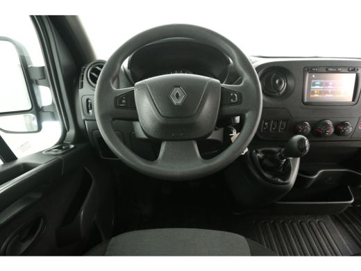 Renault Master T35 2.3 dCi L2H2 Airco Camera Cruise Navigatie PDC 3 Persoons Elektrpakket Trekhaak ActivLease financial lease
