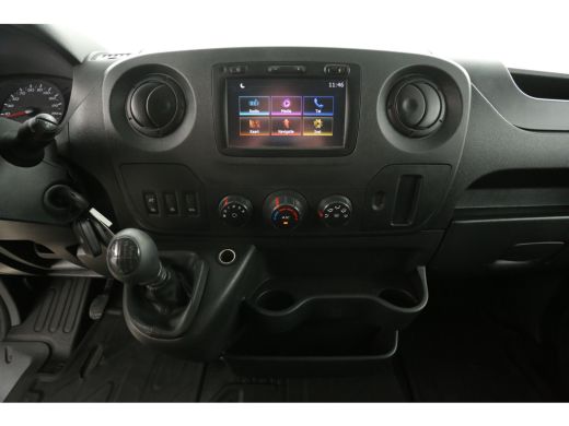 Renault Master T35 2.3 dCi L3H2 146PK Airco Cruise Navigatie PDC 3 Persoons Imperiaal Trekhaak ActivLease financial lease