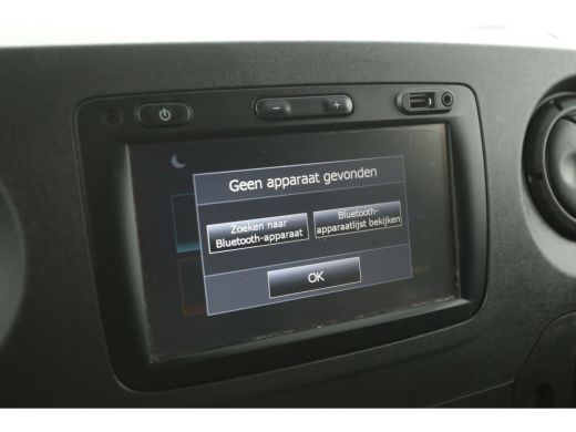 Renault Master T35 2.3 dCi L3H2 146PK Airco Cruise Navigatie PDC 3 Persoons Imperiaal Trekhaak ActivLease financial lease
