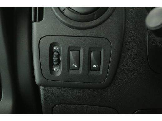 Renault Master T35 2.3 dCi L3H2 146PK Airco Cruise Navigatie PDC 3 Persoons Imperiaal Trekhaak ActivLease financial lease