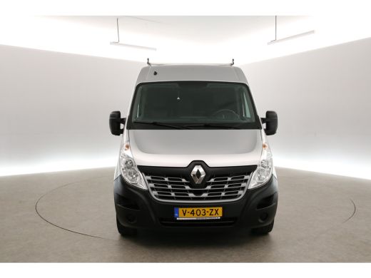 Renault Master T35 2.3 dCi L3H2 146PK Airco Cruise Navigatie PDC 3 Persoons Imperiaal Trekhaak ActivLease financial lease