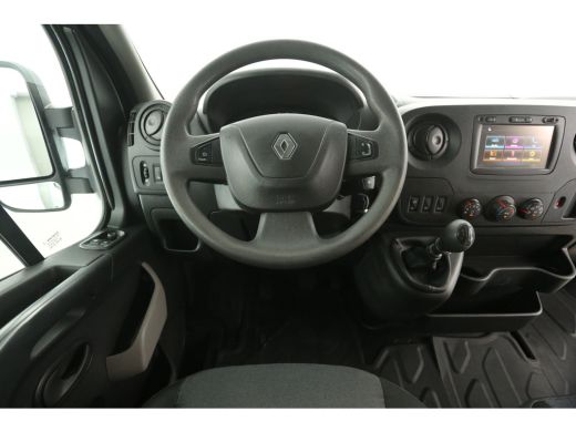 Renault Master T35 2.3 dCi L3H2 146PK Airco Cruise Navigatie PDC 3 Persoons Imperiaal Trekhaak ActivLease financial lease