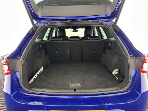 Seat Leon 1.5 eTSI FR Launch Edition Aut. *FULL-LED | DIGI-COCKPIT | NAVI-FULLMAP | SPORT-SEATS | HEATED-SE... ActivLease financial lease