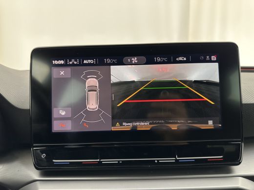 Seat Leon 1.5 eTSI FR Launch Edition Aut. *FULL-LED | DIGI-COCKPIT | NAVI-FULLMAP | SPORT-SEATS | HEATED-SE... ActivLease financial lease