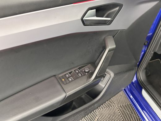 Seat Leon 1.5 eTSI FR Launch Edition Aut. *FULL-LED | DIGI-COCKPIT | NAVI-FULLMAP | SPORT-SEATS | HEATED-SE... ActivLease financial lease