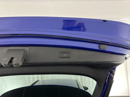 Seat Leon 1.5 eTSI FR Launch Edition Aut. *FULL-LED | DIGI-COCKPIT | NAVI-FULLMAP | SPORT-SEATS | HEATED-SE... ActivLease financial lease