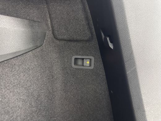 Skoda Karoq 1.5 TSI ACT Business Edition Aut. *PANO | LEATHER-ALCANTARA  | FULL-LED | NAVI-FULLMAP | KEYLESS ... ActivLease financial lease