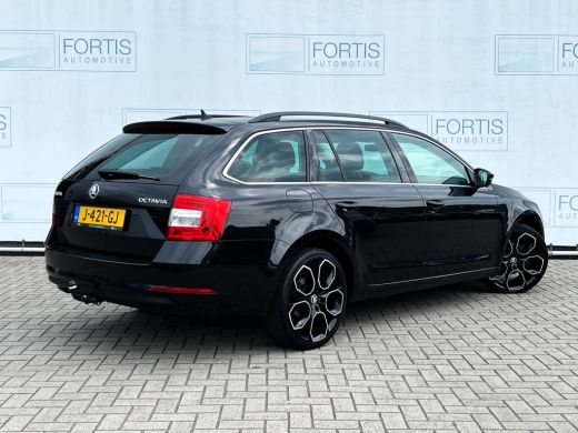 Skoda Octavia Combi 1.0 TSI Greentech Business Edition TREKHAAK | STOELVERWARMING | NAVI ActivLease financial lease