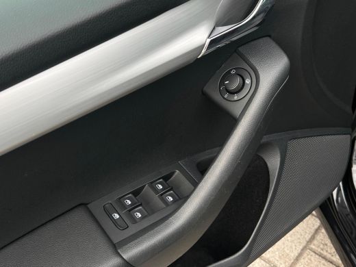 Skoda Octavia Combi 1.0 TSI Greentech Business Edition TREKHAAK | STOELVERWARMING | NAVI ActivLease financial lease