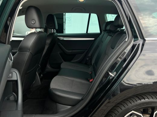 Skoda Octavia Combi 1.0 TSI Greentech Business Edition TREKHAAK | STOELVERWARMING | NAVI ActivLease financial lease