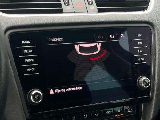 Skoda Octavia Combi 1.0 TSI Greentech Business Edition TREKHAAK | STOELVERWARMING | NAVI ActivLease financial lease