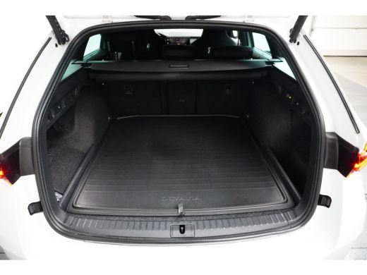 Skoda Octavia Combi 1.4 TSI RS iV PHEV 245PK Business TREKHAAK | NAVIGATIE | CAMERA | ELEKTR. A. KLEP | VERLENG... ActivLease financial lease