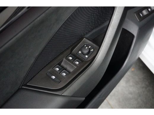Skoda Octavia Combi 1.4 TSI RS iV PHEV 245PK Business TREKHAAK | NAVIGATIE | CAMERA | ELEKTR. A. KLEP | VERLENG... ActivLease financial lease