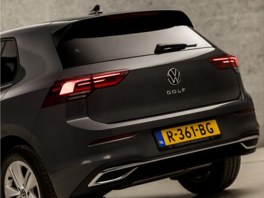 Volkswagen Golf 1.5 TSI Sportline 150Pk (APPLE CARPLAY, GROOT NAVI, STUUR/STOELVERWARMING, SFEERVERLICHTING, SPOR... ActivLease financial lease