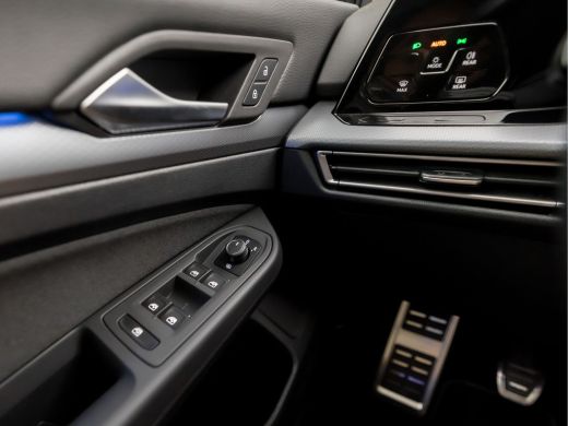 Volkswagen Golf 1.5 TSI Sportline 150Pk (APPLE CARPLAY, GROOT NAVI, STUUR/STOELVERWARMING, SFEERVERLICHTING, SPOR... ActivLease financial lease