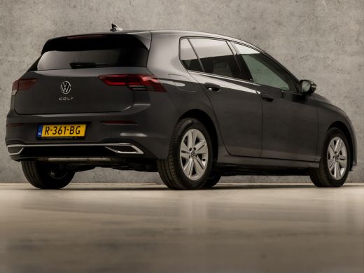 Volkswagen Golf 1.5 TSI Sportline 150Pk (APPLE CARPLAY, GROOT NAVI, STUUR/STOELVERWARMING, SFEERVERLICHTING, SPOR... ActivLease financial lease