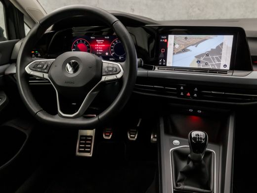 Volkswagen Golf 1.5 TSI Sportline 150Pk (APPLE CARPLAY, GROOT NAVI, STUUR/STOELVERWARMING, SFEERVERLICHTING, SPOR... ActivLease financial lease