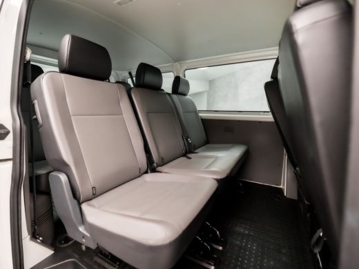 Volkswagen Transporter 2.0 TDI L1H1 Comfortline 9 Persoons (APPLE CARPLAY, TREKHAAK, PARKEERSENSOREN, GETINT GLAS, ELEK ... ActivLease financial lease