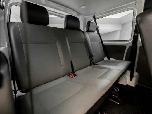 Volkswagen Transporter 2.0 TDI L1H1 Comfortline 9 Persoons (APPLE CARPLAY, TREKHAAK, PARKEERSENSOREN, GETINT GLAS, ELEK ... ActivLease financial lease