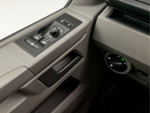 Volkswagen Transporter 2.0 TDI L1H1 Comfortline 9 Persoons (APPLE CARPLAY, TREKHAAK, PARKEERSENSOREN, GETINT GLAS, ELEK ... ActivLease financial lease