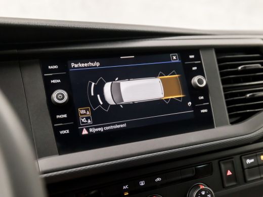 Volkswagen Transporter 2.0 TDI L1H1 Comfortline 9 Persoons (APPLE CARPLAY, TREKHAAK, PARKEERSENSOREN, GETINT GLAS, ELEK ... ActivLease financial lease