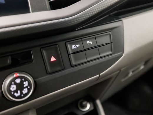 Volkswagen Transporter 2.0 TDI L1H1 Comfortline 9 Persoons (APPLE CARPLAY, TREKHAAK, PARKEERSENSOREN, GETINT GLAS, ELEK ... ActivLease financial lease