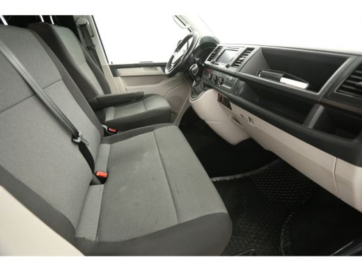 Volkswagen Transporter 2.0 TDI L2H1 204PK Automaat Airco Camera Carplay 2xSchuifdeur Cruise LED DSG Navi 3 Persoons 17"LMV ActivLease financial lease